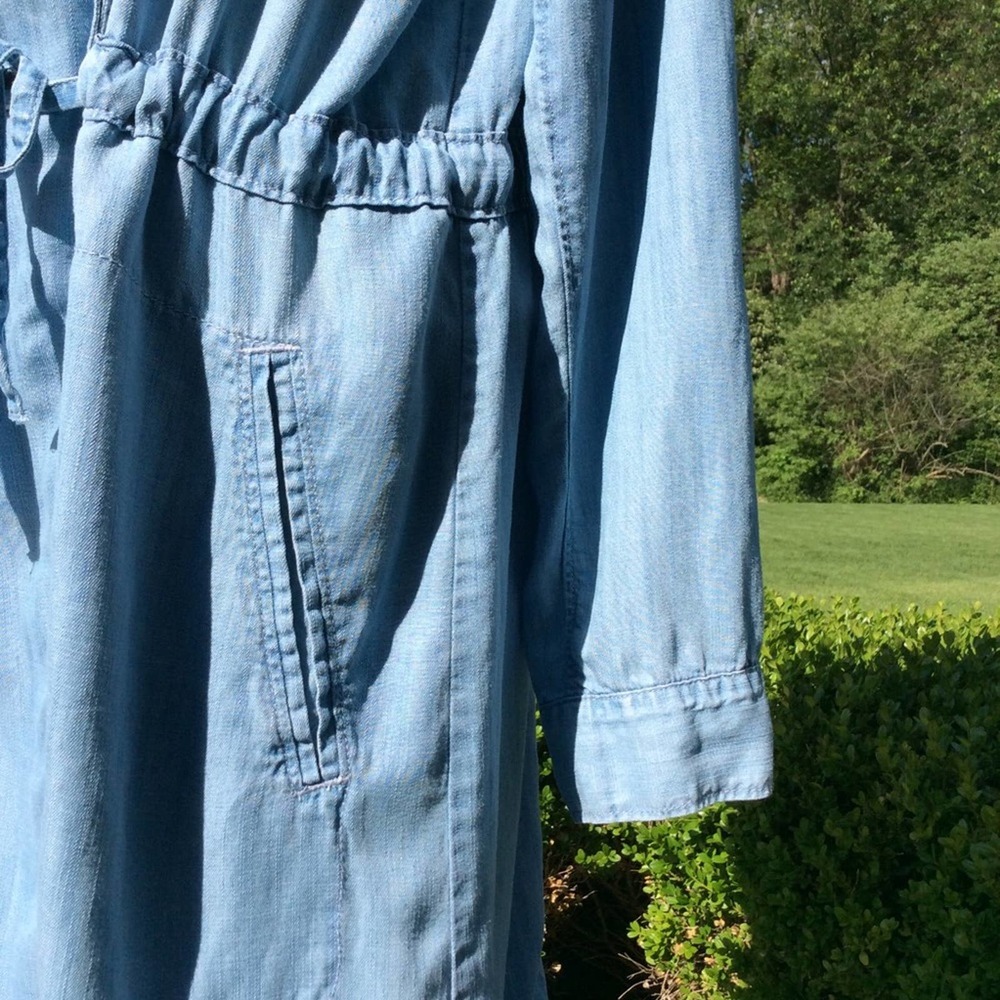 Lou & Grey Roll Tab Chambray Wrap Dress - Picture 3 of 8